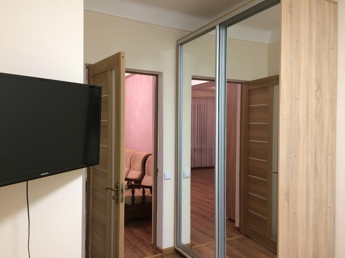 Apartments Печерск Kyiv Exterior photo